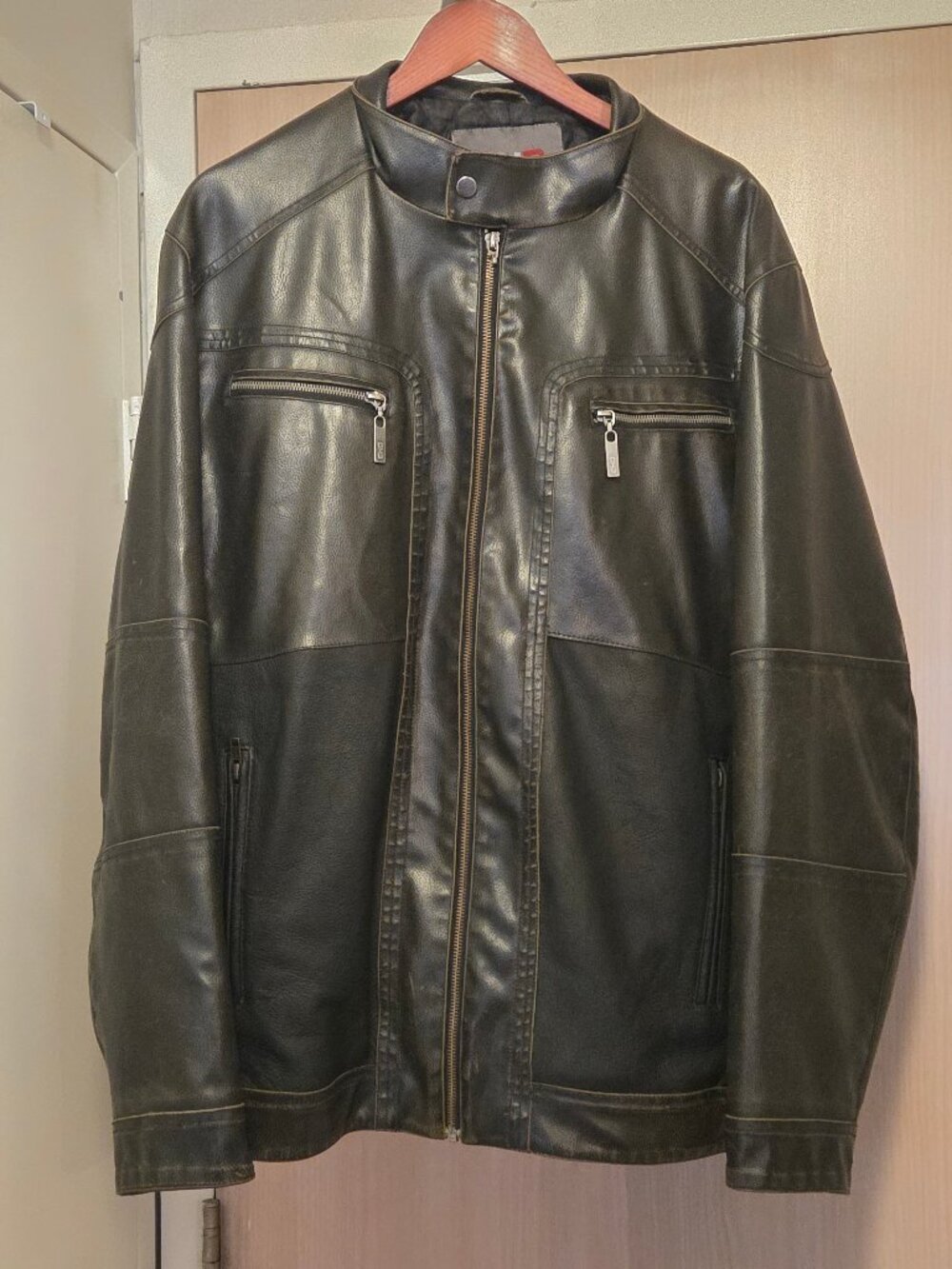 GENTLY USED, CUSTOM MADE, VINTAGE, DH3 LEATHER / FAUX LEATHER JACKET, XL!!!